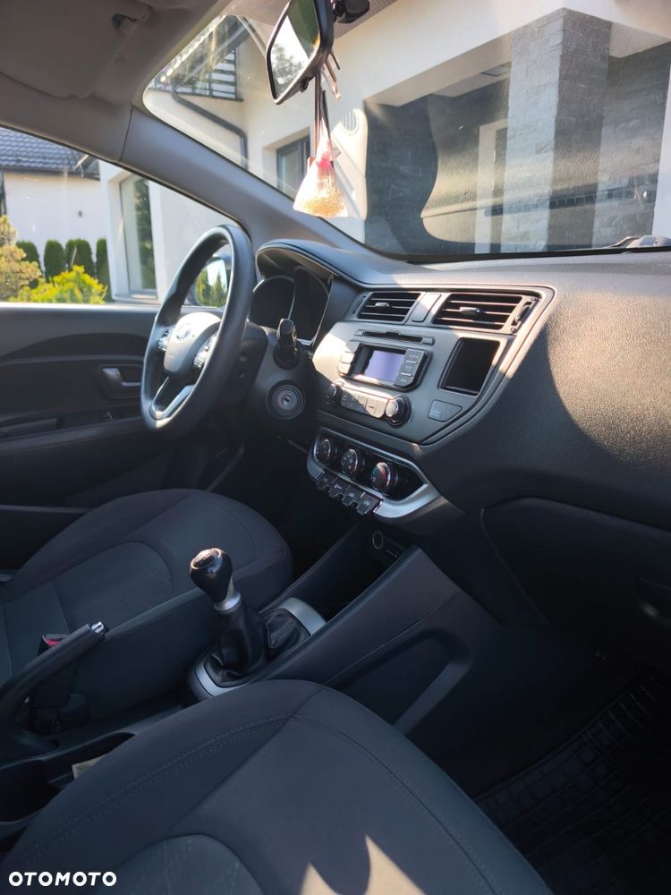 Kia Rio - 7