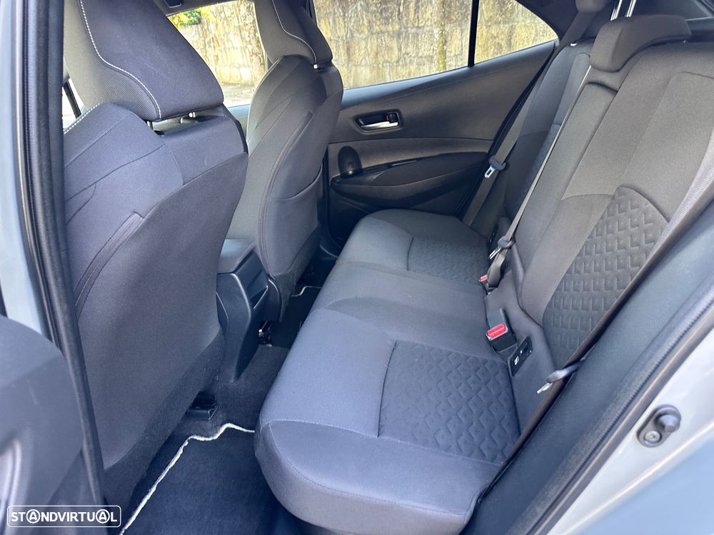 Toyota Corolla 1.8 Hybrid Square Collection - 37