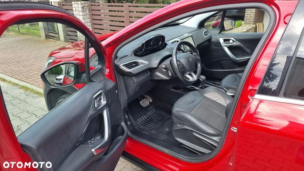 Peugeot 2008 1.2 Pure Tech GPF Allure S&S EAT6 - 9