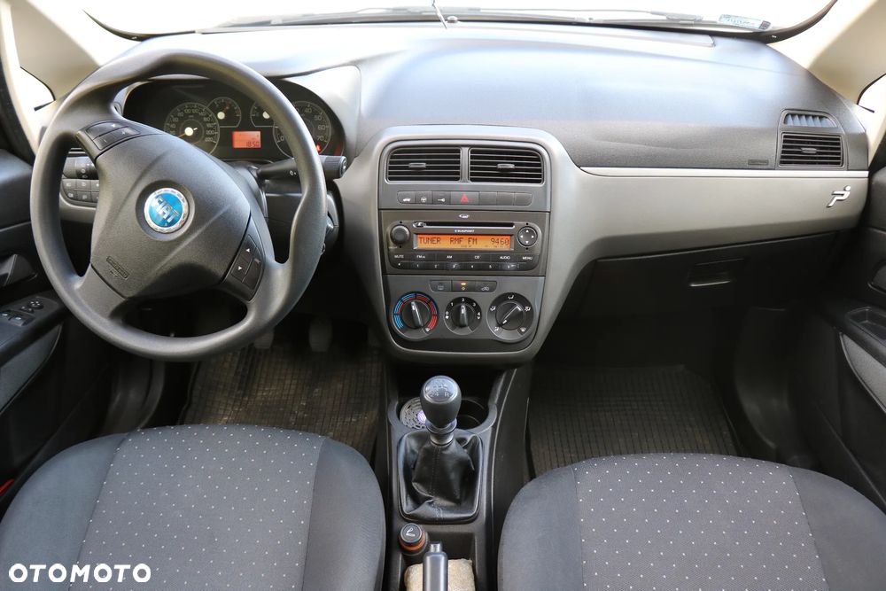 Fiat Grande Punto - 13