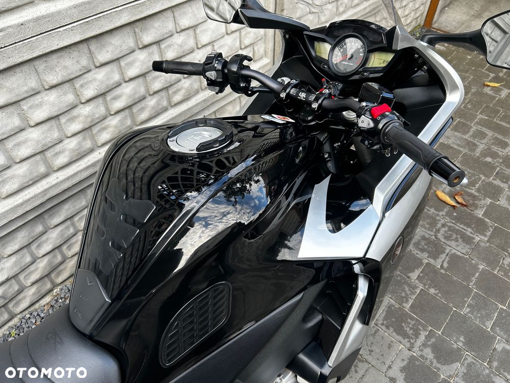Honda VFR - 10