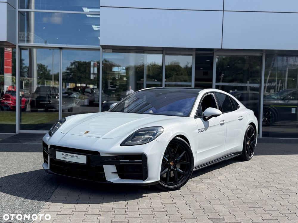 Porsche Panamera 4 E-Hybrid PHEV - 1