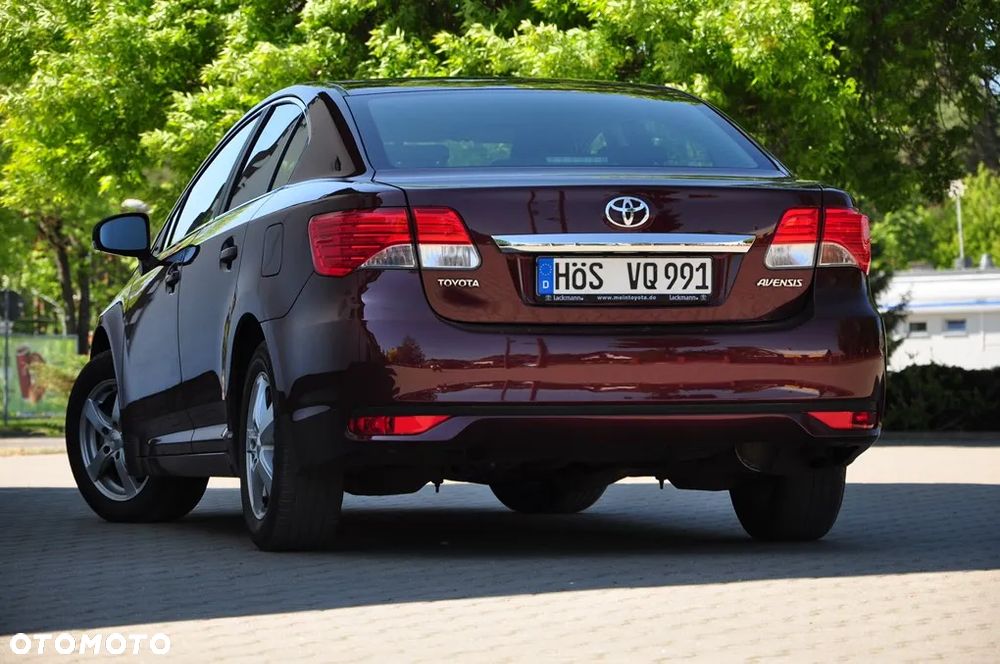 Toyota Avensis 1.6 Active - 26