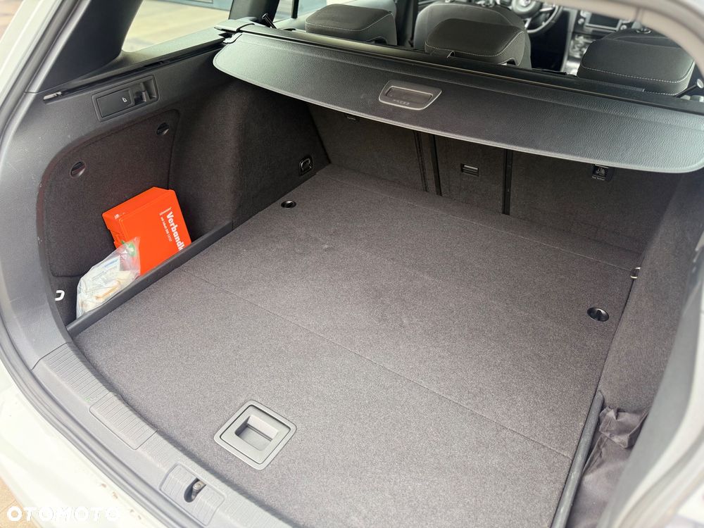 Volkswagen Golf - 29