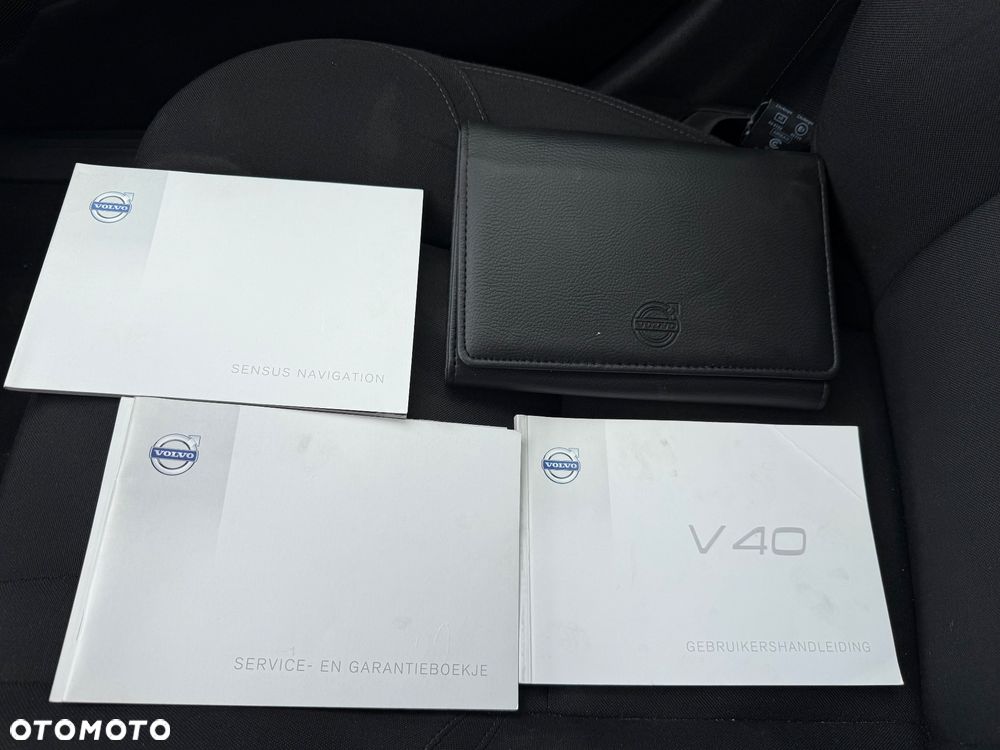 Volvo V40 D4 Momentum - 22