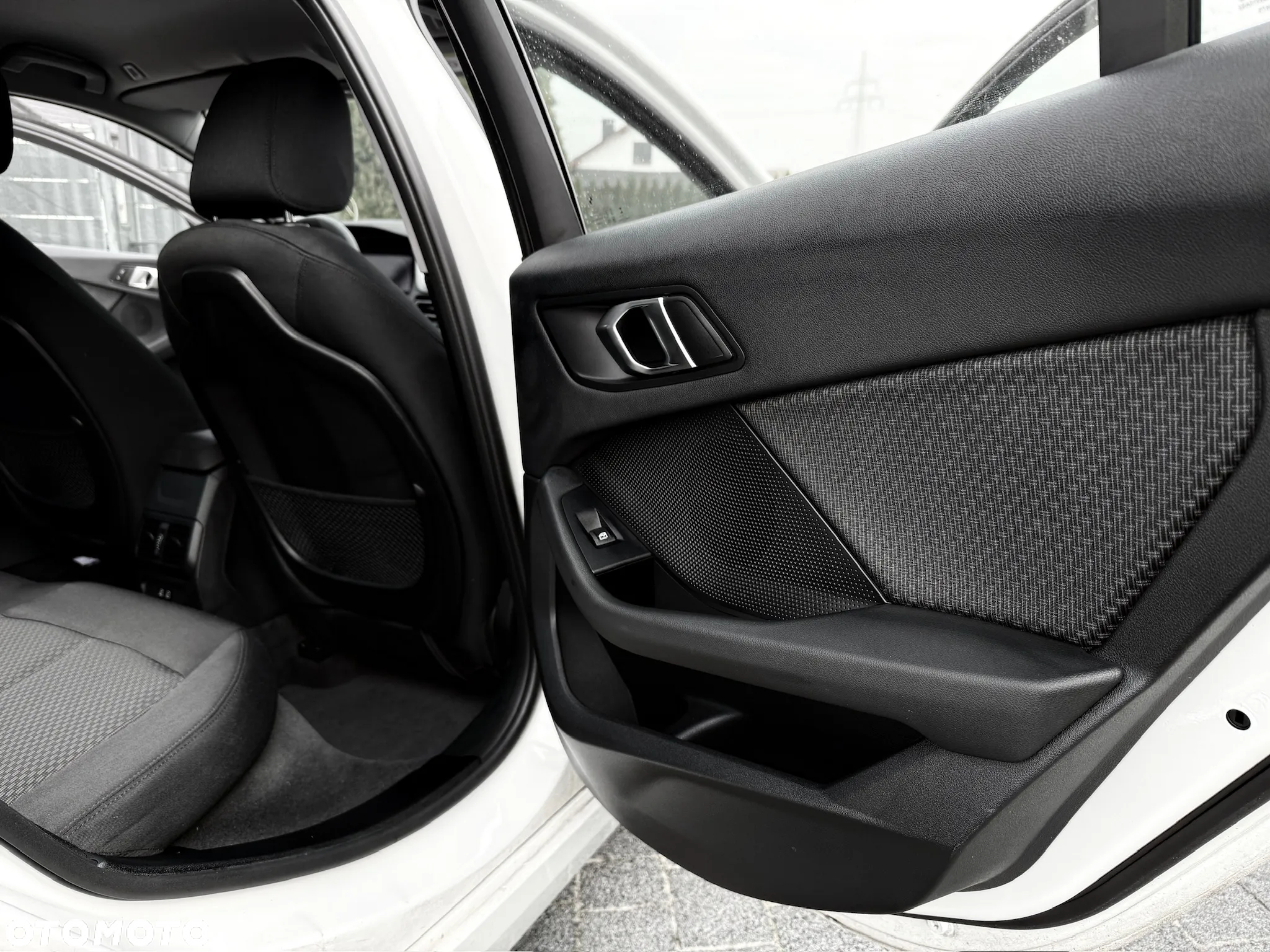 BMW Seria 1 120i Advantage - 31