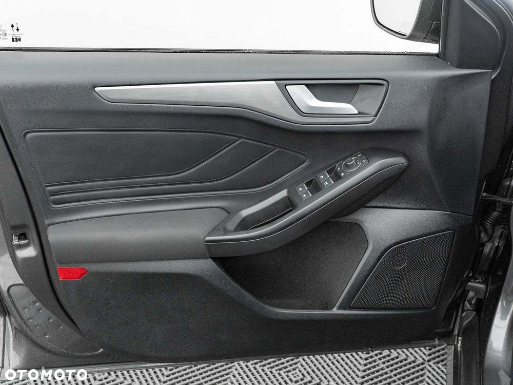 Ford Focus 1.0 EcoBoost Titanium X - 12