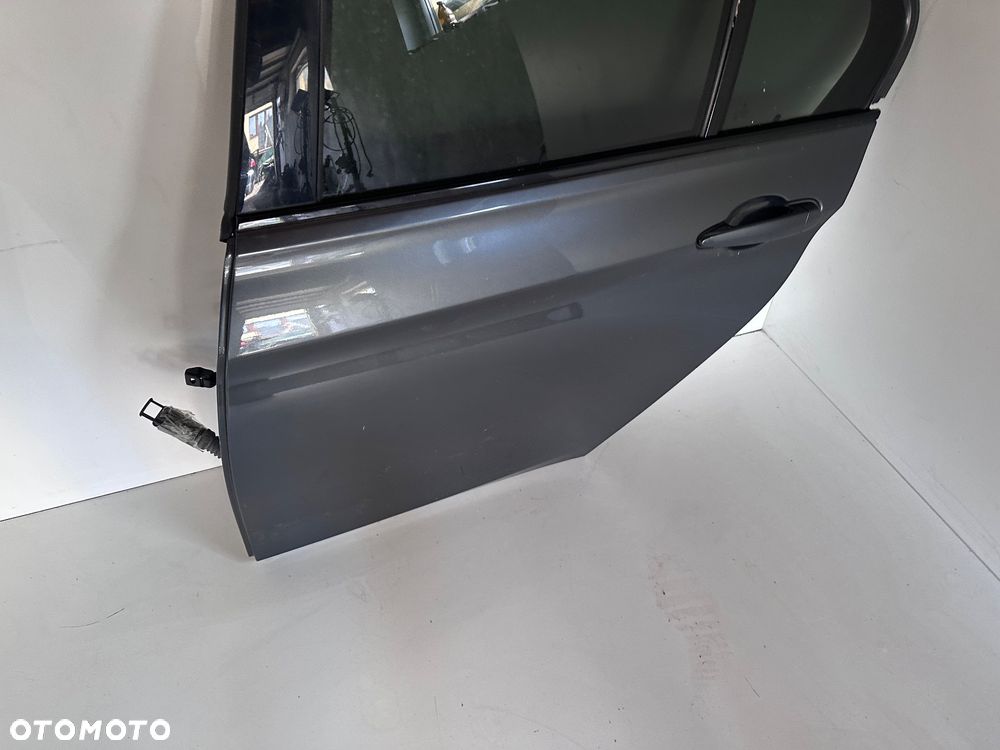 BMW F30 Drzwi lewy tył