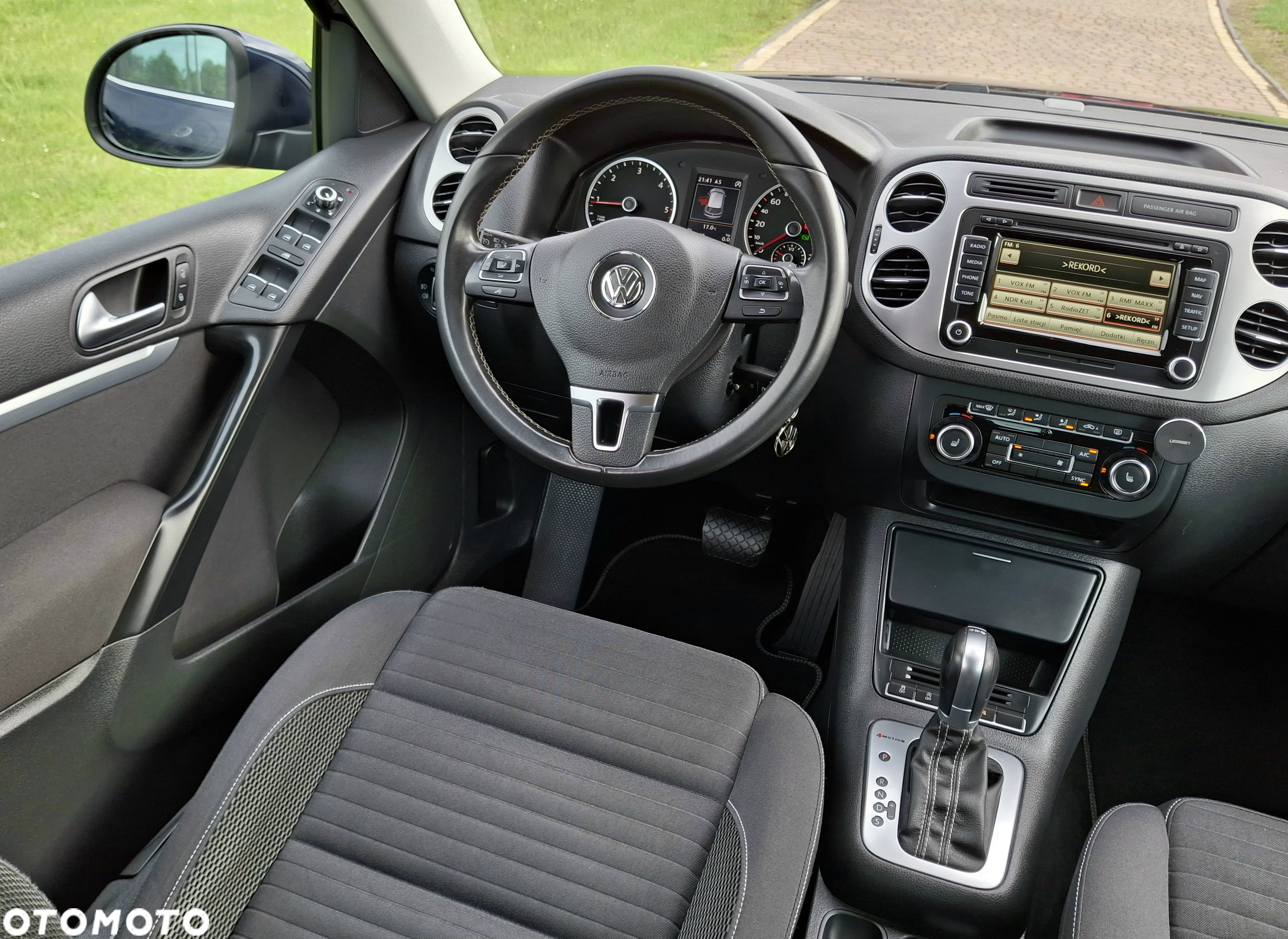 Volkswagen Tiguan 2.0 TDI DPF 4Motion BlueMotion Technology DSG Cup Track & Style - 23