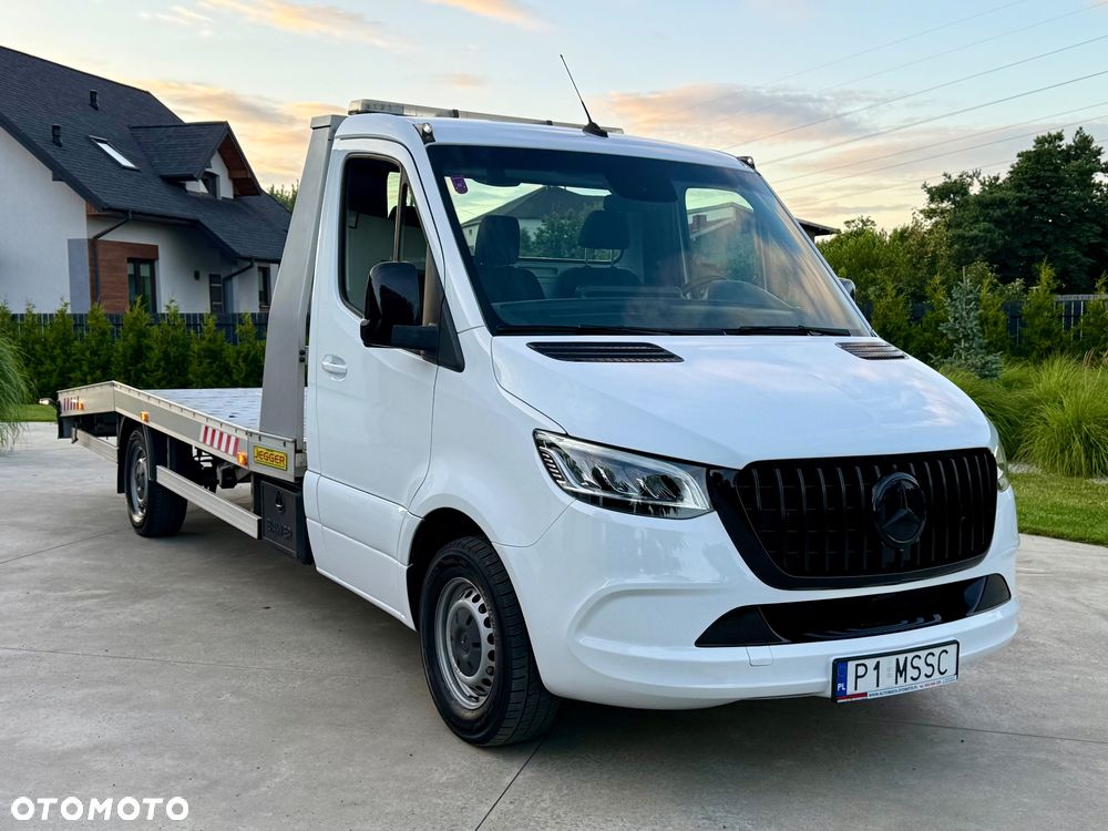 Mercedes-Benz Sprinter - 2