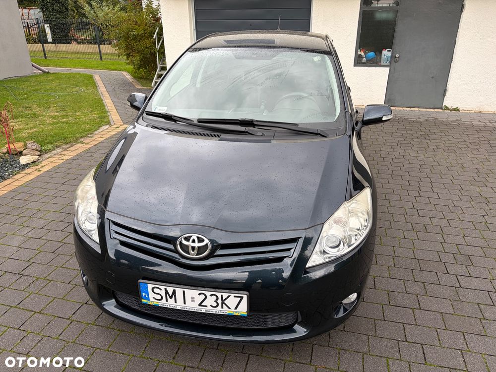 Toyota Auris 1.6 Premium + - 7