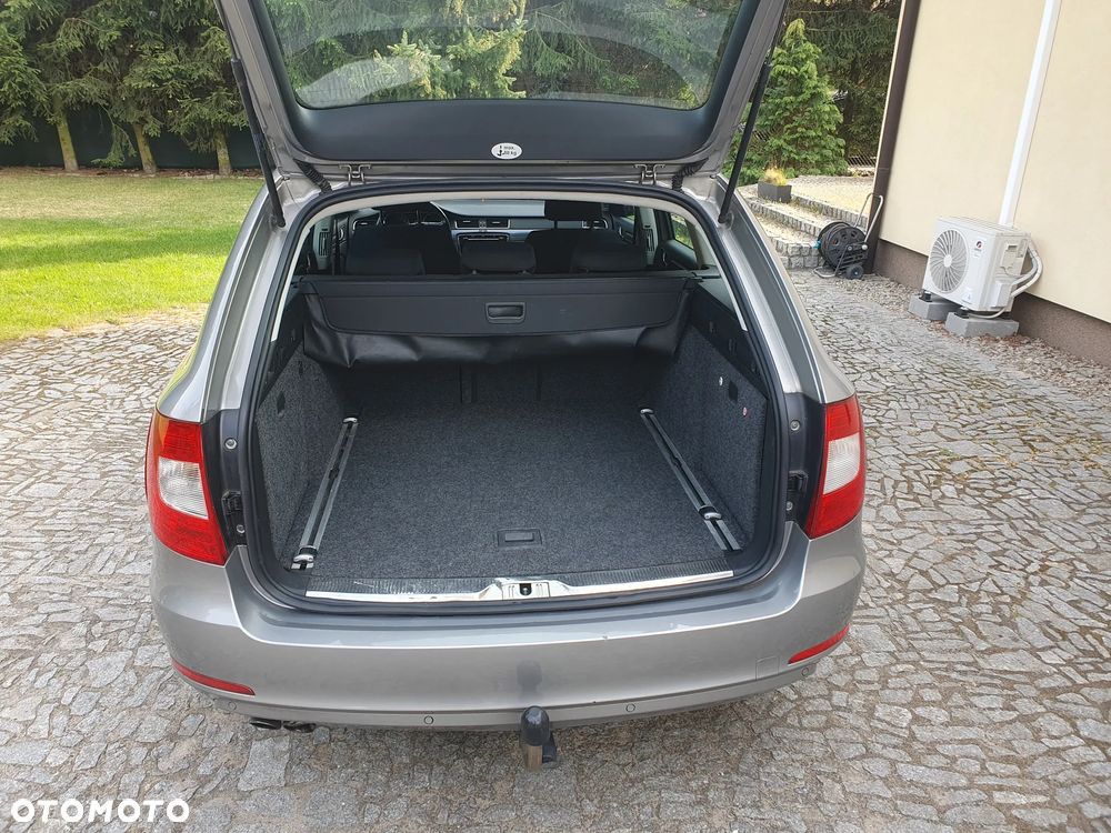 Skoda Superb 2.0 TDI DSG Active - 11
