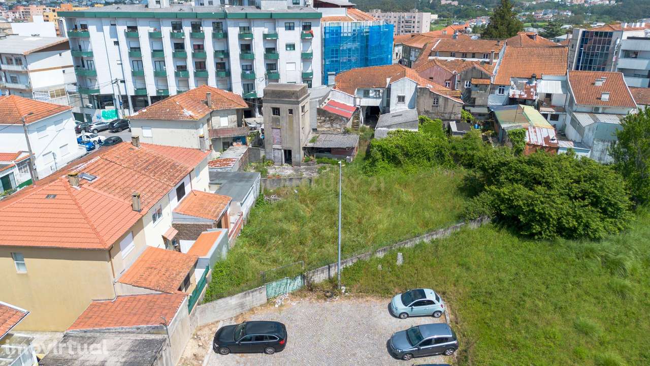 Prédio para reabilitação com terreno e viabilidade para construção na - Grande imagem: 2/46