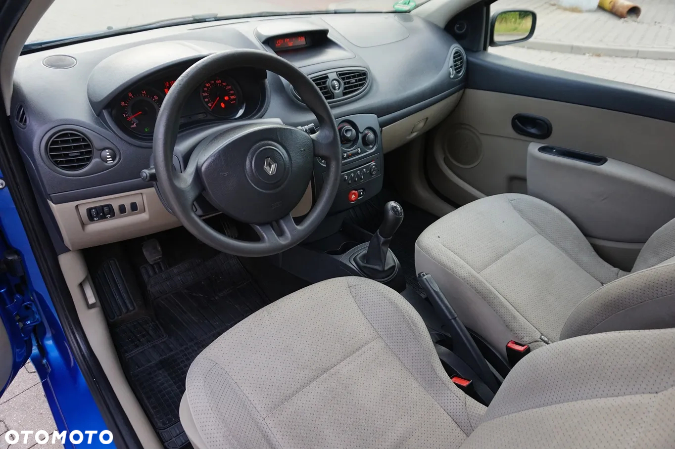 Renault Clio - 22
