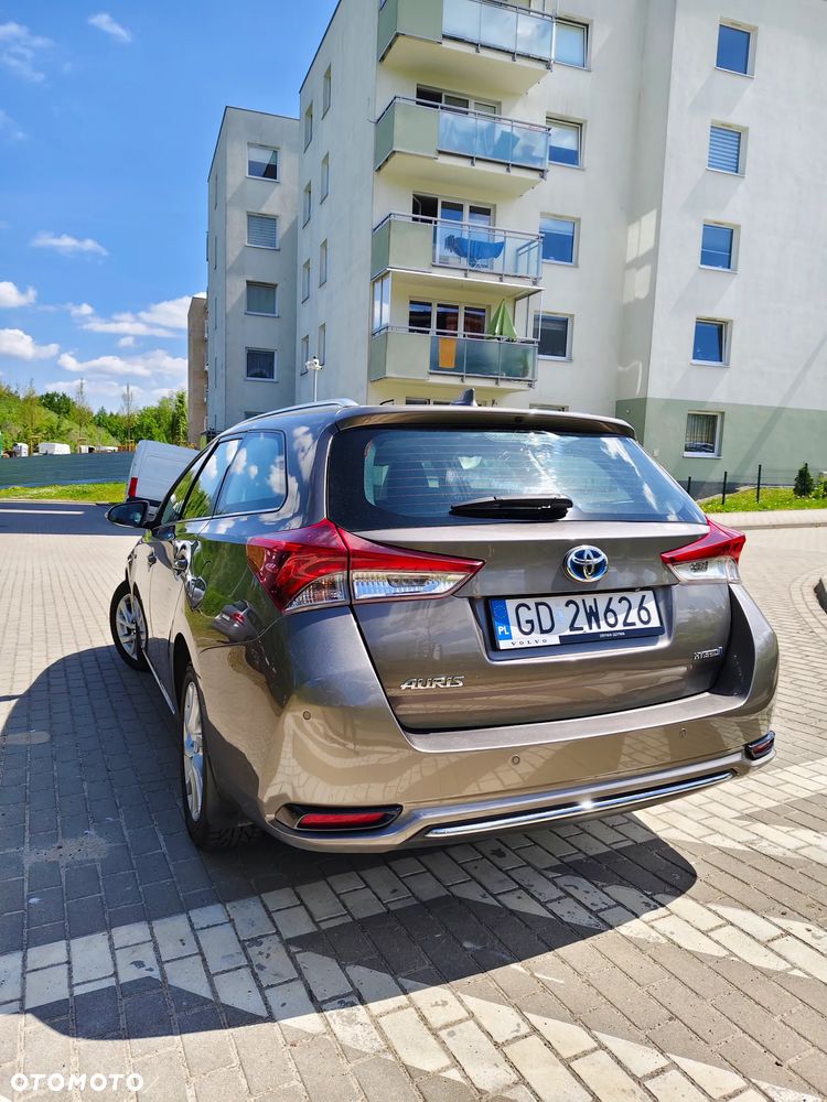 Toyota Auris Hybrid 135 Prestige - 11