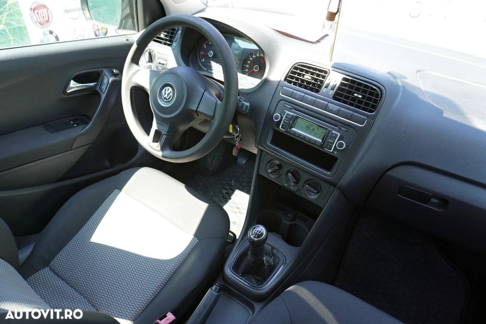 Volkswagen Polo 1.2 Attractive - 5
