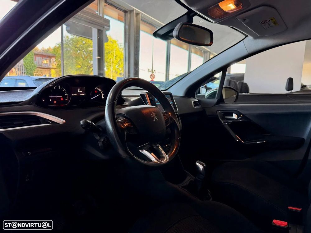 Peugeot 208 1.2 PureTech Style - 13