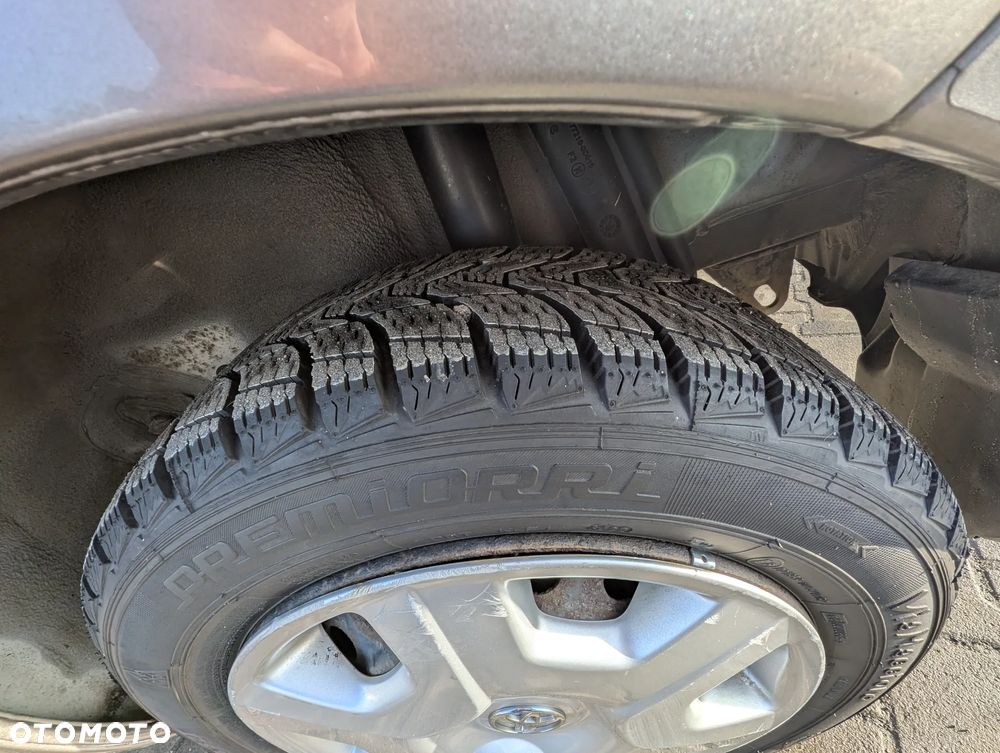 Toyota Yaris 1.3 - 35