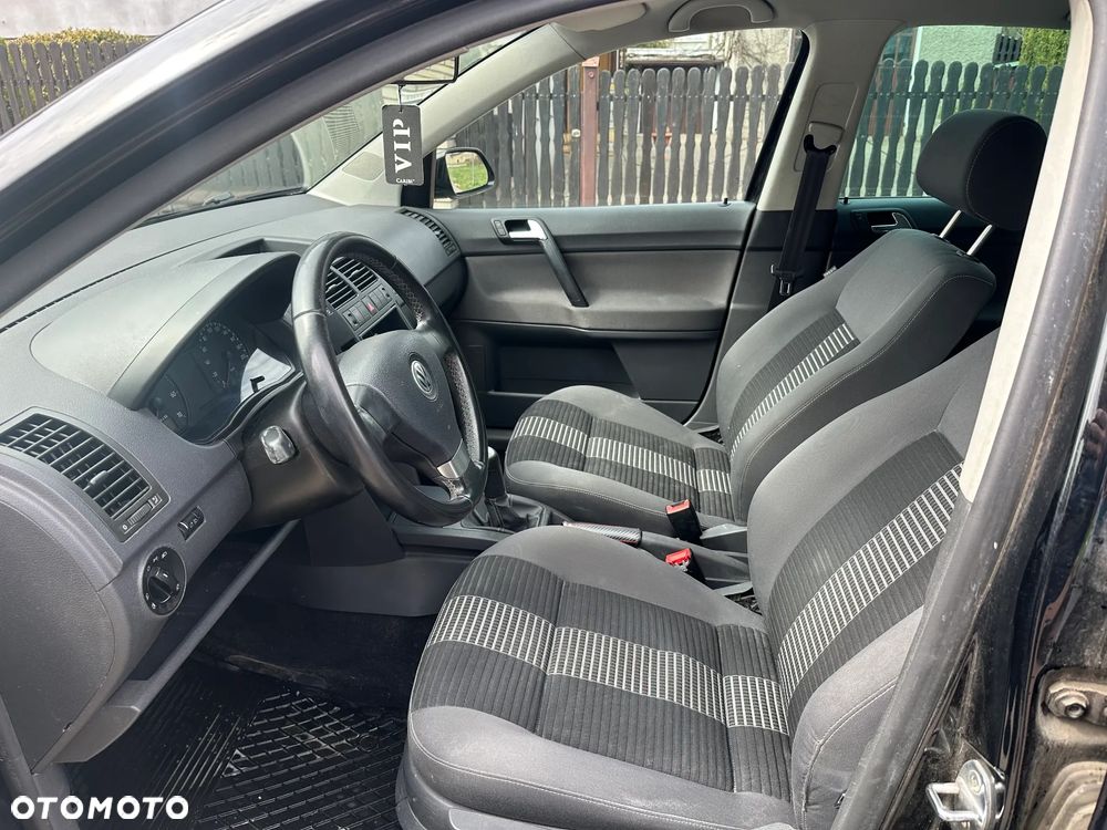 Volkswagen Polo - 8