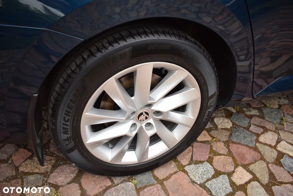 Skoda Superb 2.0 TDI 4x4 DSG Premium Edition - 15