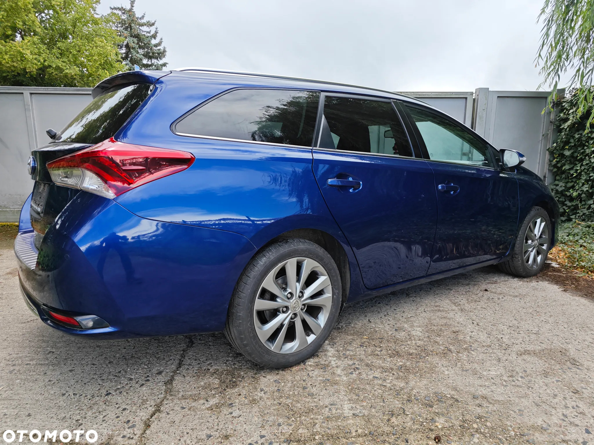 Toyota Auris 1.6 D-4D Touring Sports Executive - 4