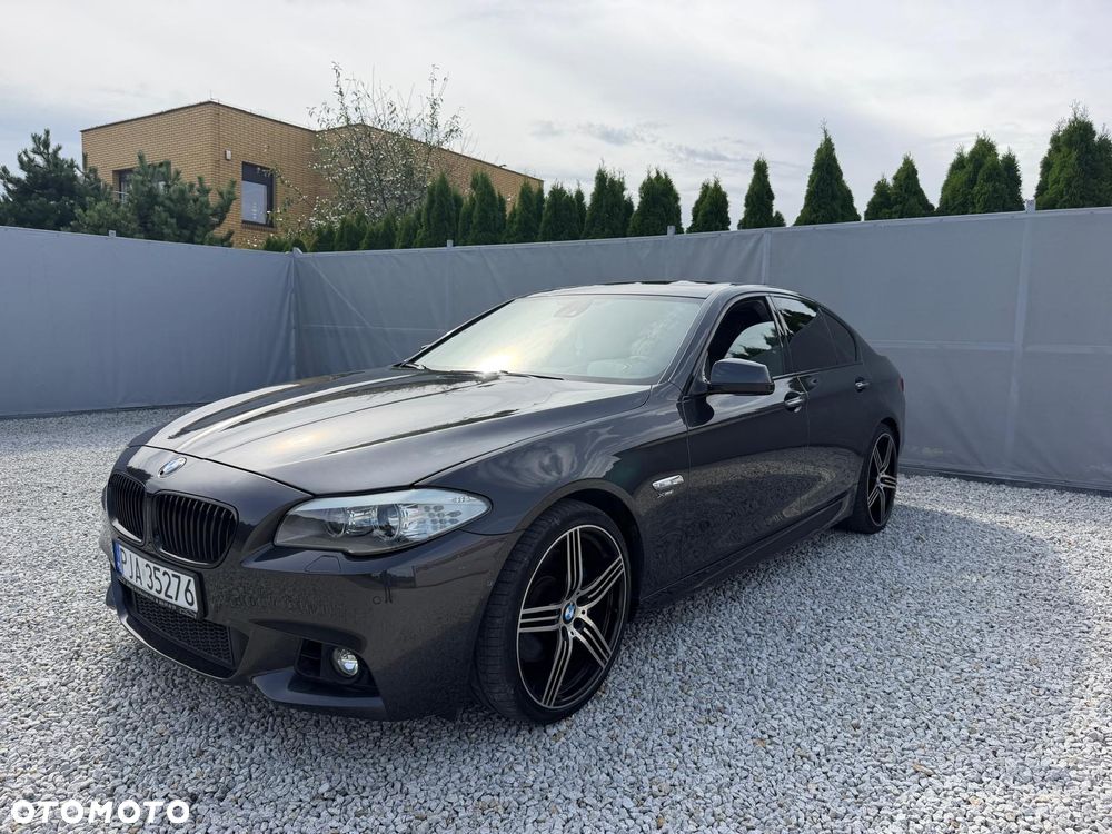 BMW Seria 5 550i xDrive - 12