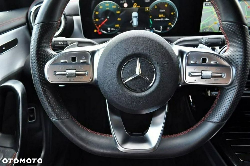 Mercedes-Benz CLA 200 7G-DCT AMG Line - 28