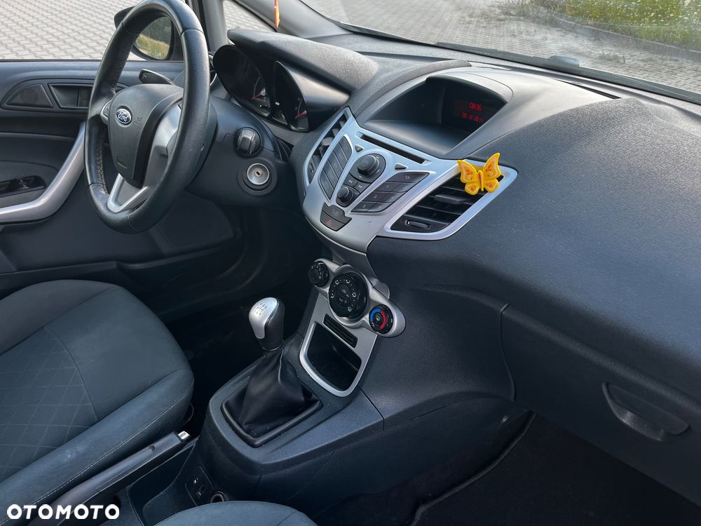 Ford Fiesta - 15