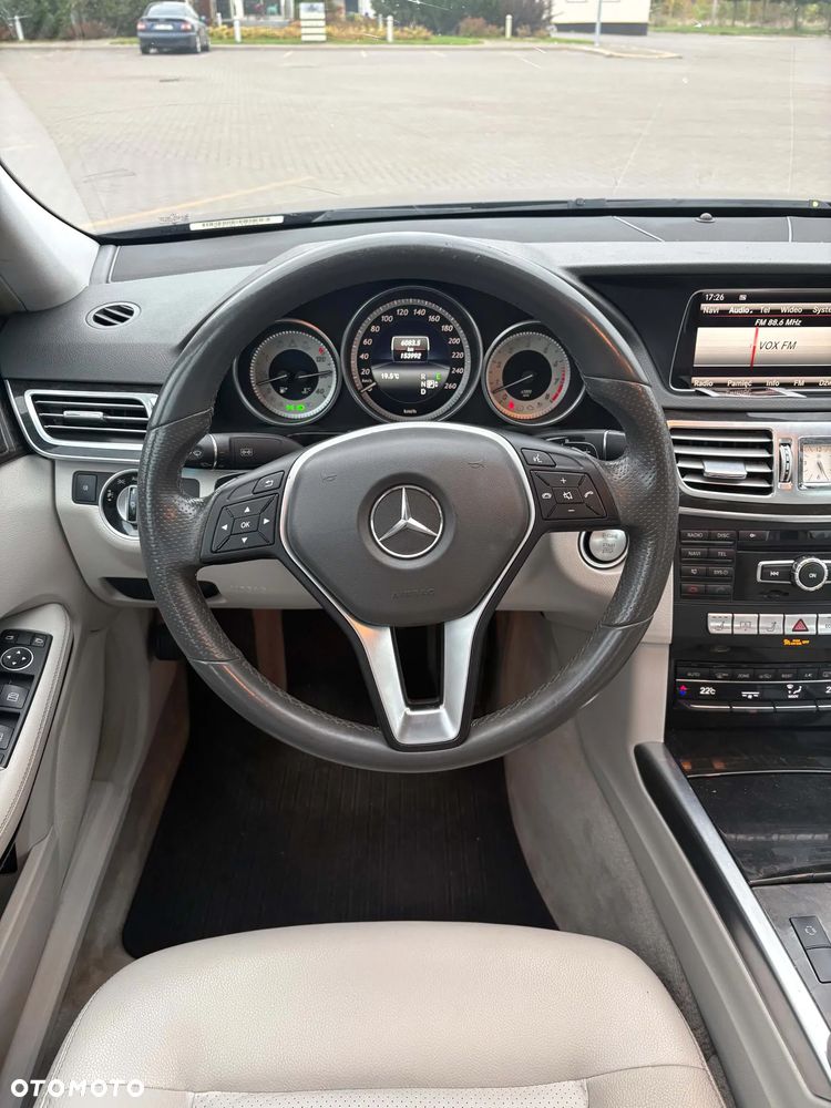 Mercedes-Benz Klasa E - 27