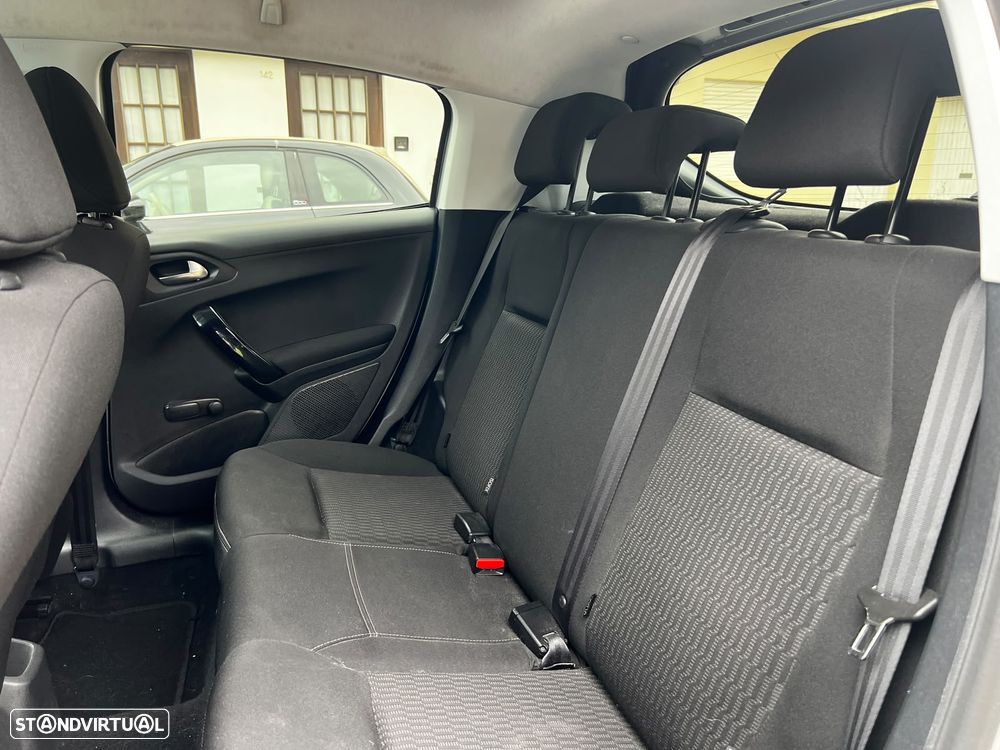 Peugeot 208 1.6 BlueHDi Style - 11