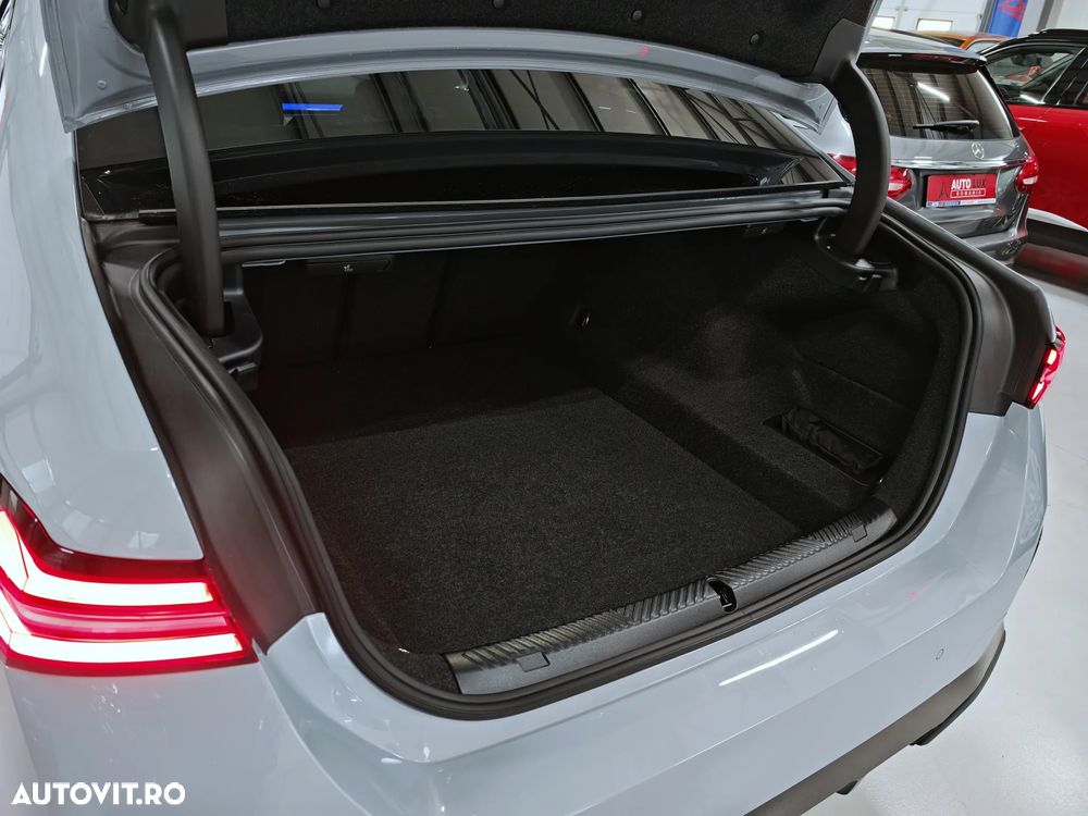 BMW Seria 5 520i AT MHEV - 37