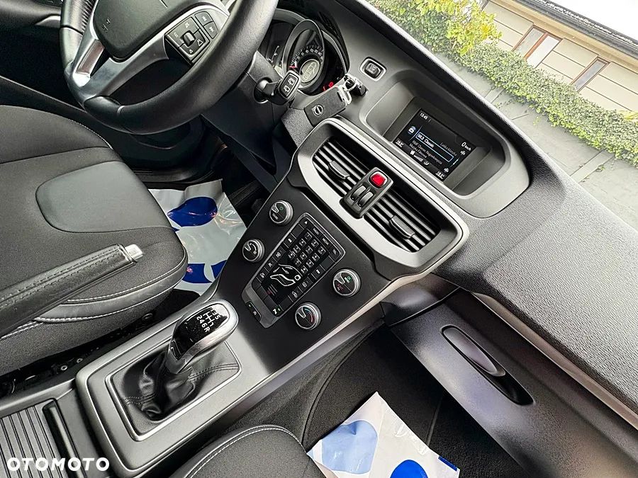 Volvo V40 D2 Drive-E Momentum - 20