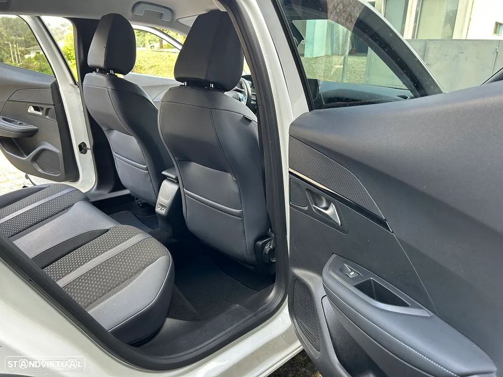 Peugeot 2008 1.2 PureTech Allure - 15