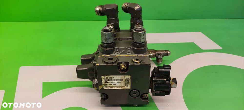 Rozdzielacz hydrauliczny  Sauer PVG32 11065537  Zawór V39754200 Valtra N123 - 7