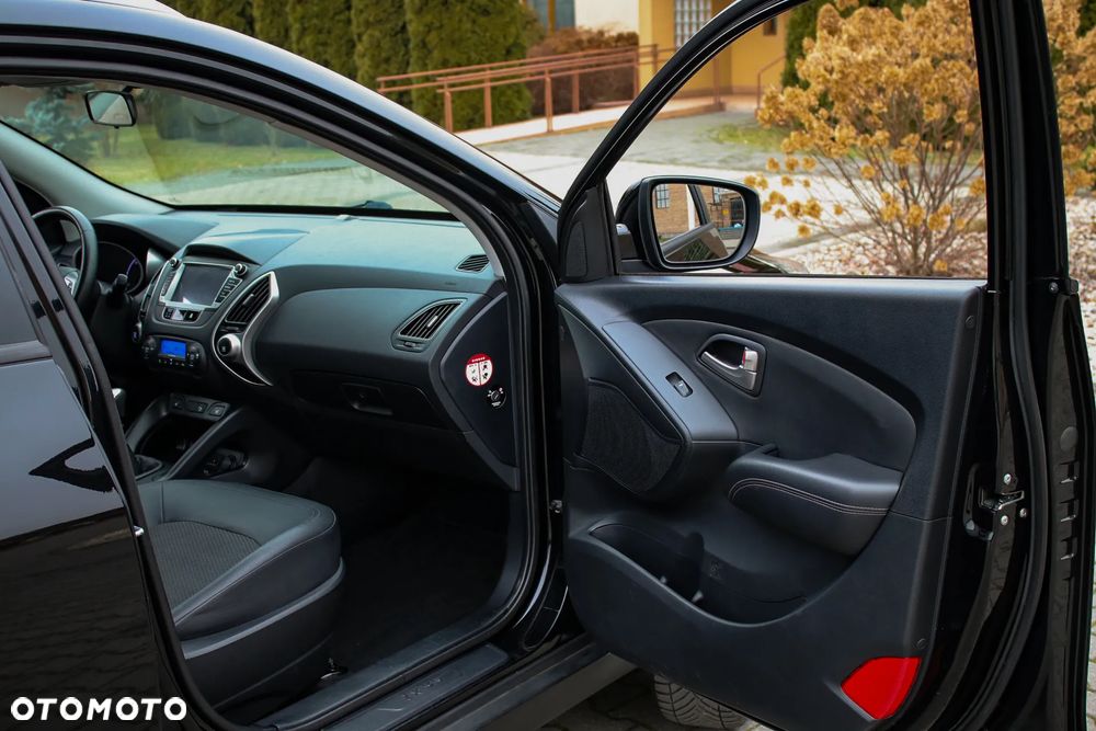 Hyundai ix35 1.7 CRDi 2WD blue Finale Gold - 19