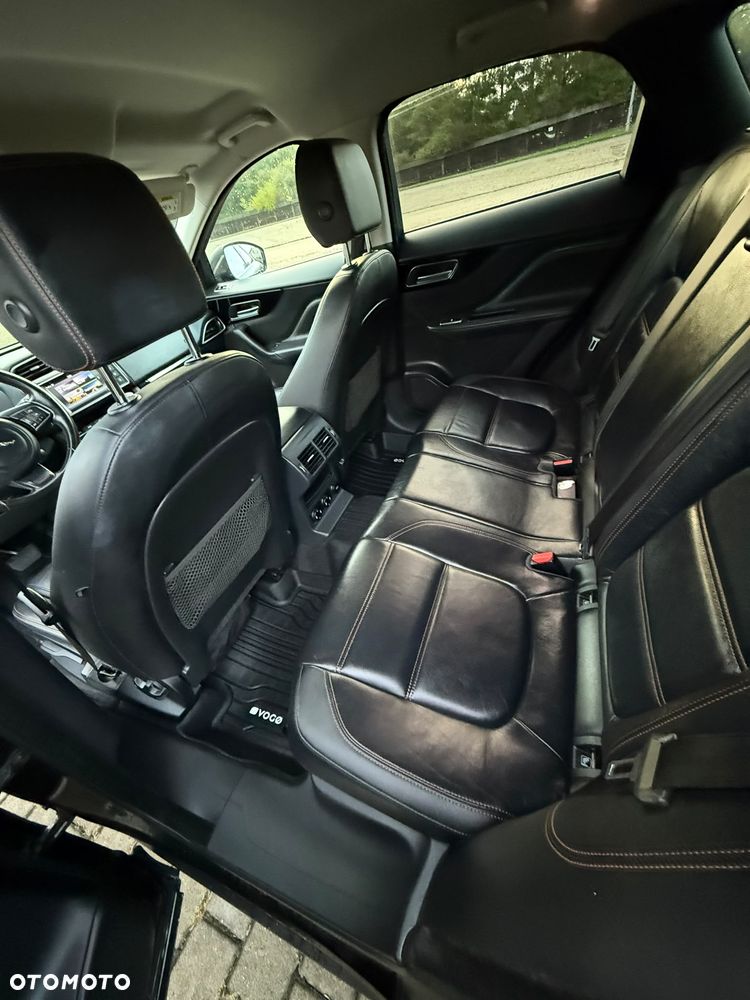 Jaguar F-Pace 2.0 i4D RWD Prestige - 17