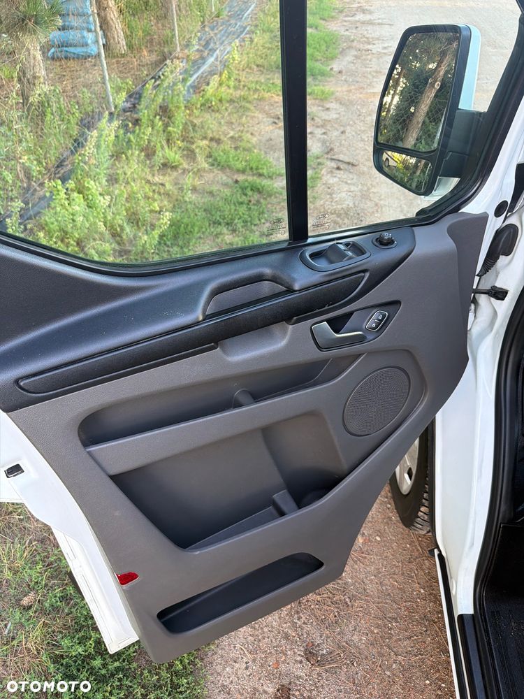 Ford TRANSIT CUSTOM - 26