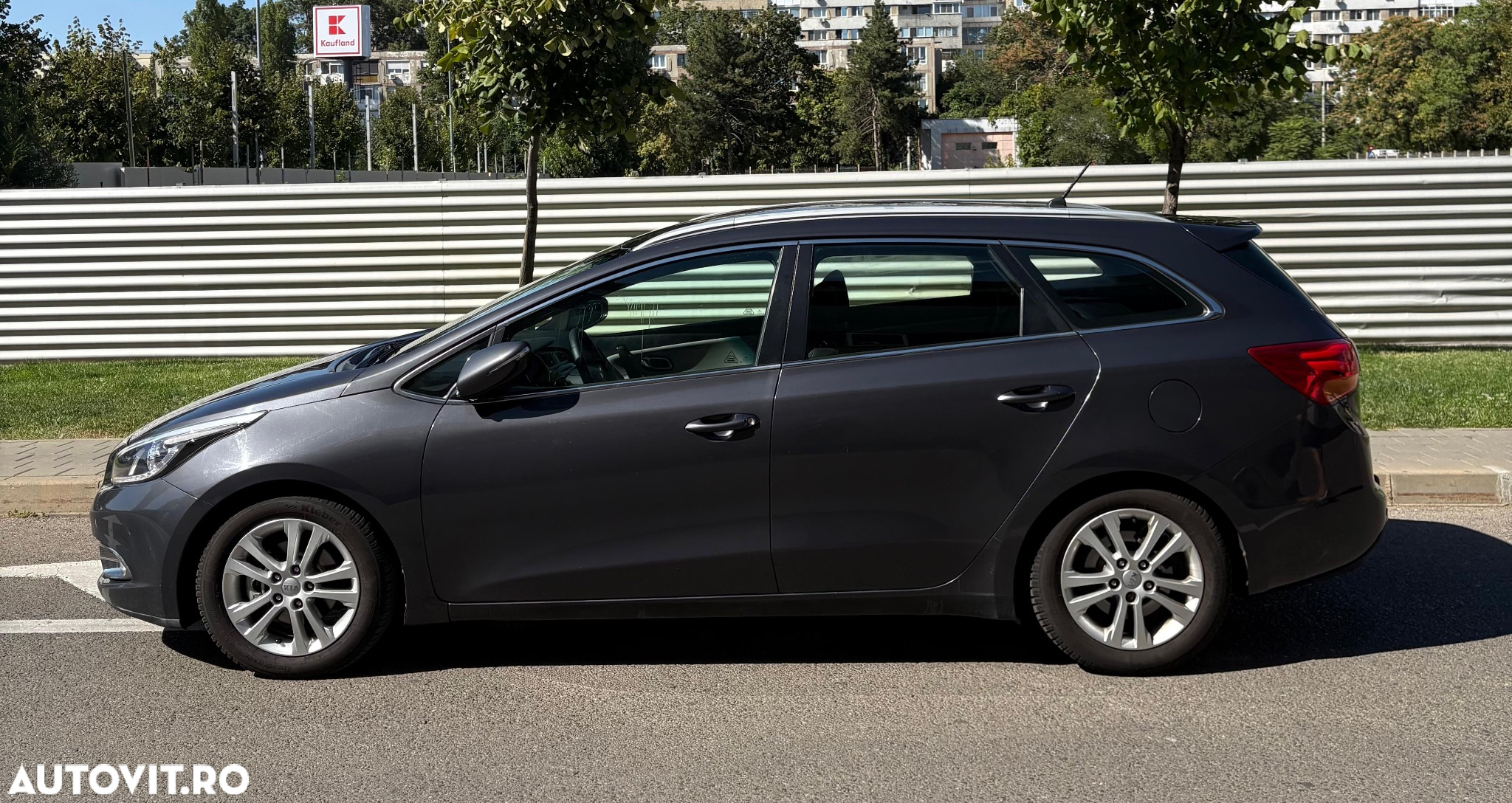Kia Ceed 1.6 GDI DCT SW Vision - 2