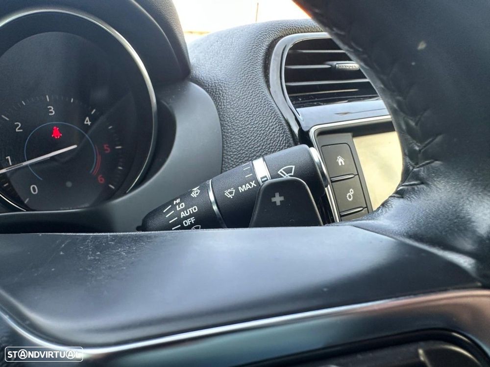 Jaguar XE 2.0 D R-Sport Aut. - 33