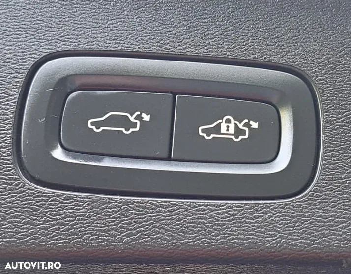 Volvo V60 T4 Momentum Pro - 27