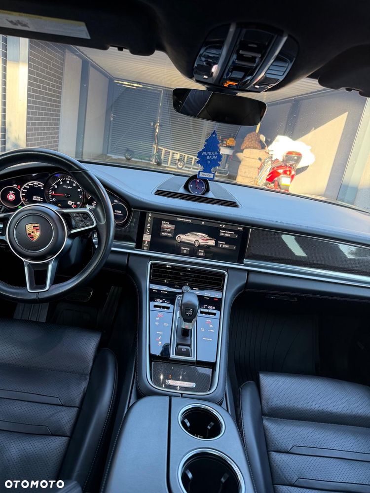 Porsche Panamera Turbo - 9