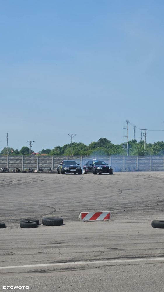 BMW Seria 3 328i - 2