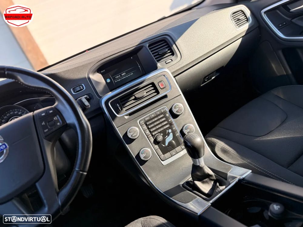 Volvo V60 1.6 D2 Momentum Eco - 19