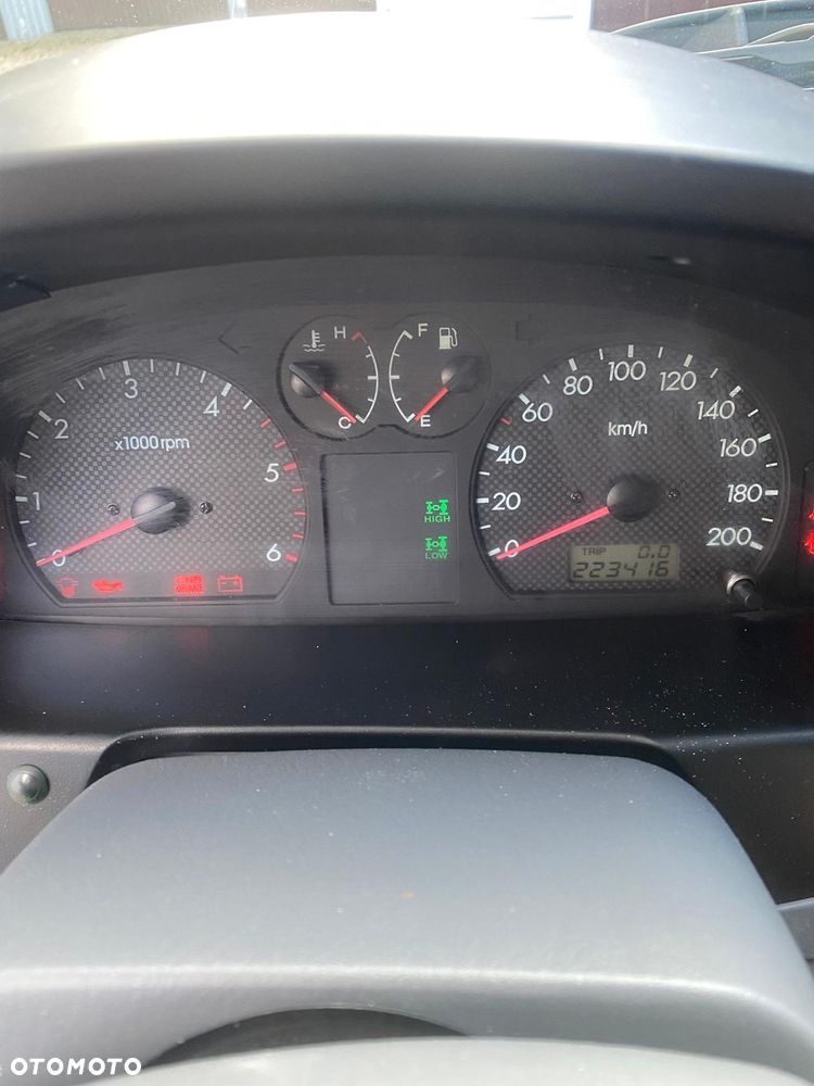 Hyundai Terracan 2.9 CRDi GL - 13