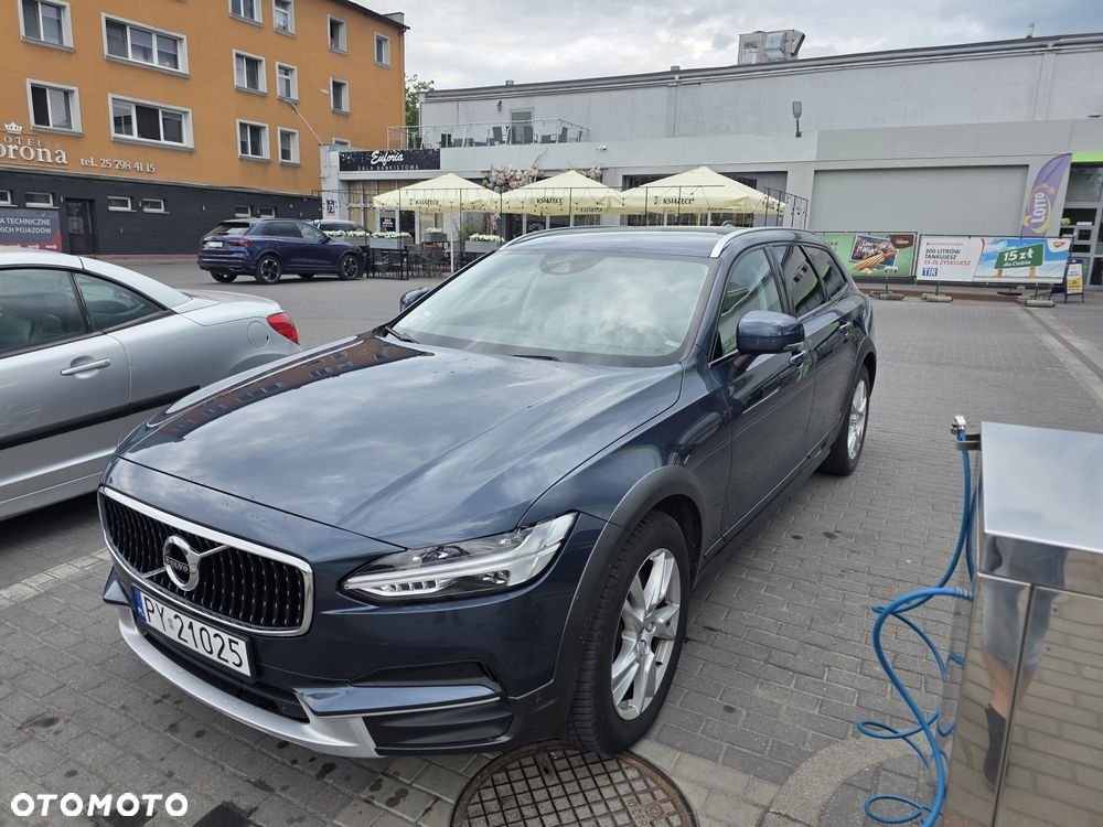 Volvo V90 Cross Country - 1