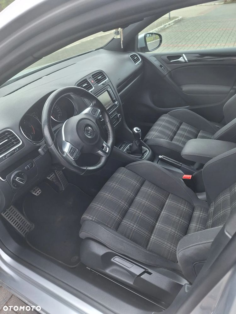 Volkswagen Golf - 5