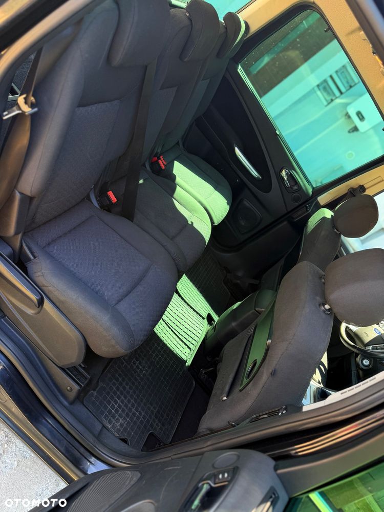 Ford Galaxy 2.0 TDCi Ghia - 10