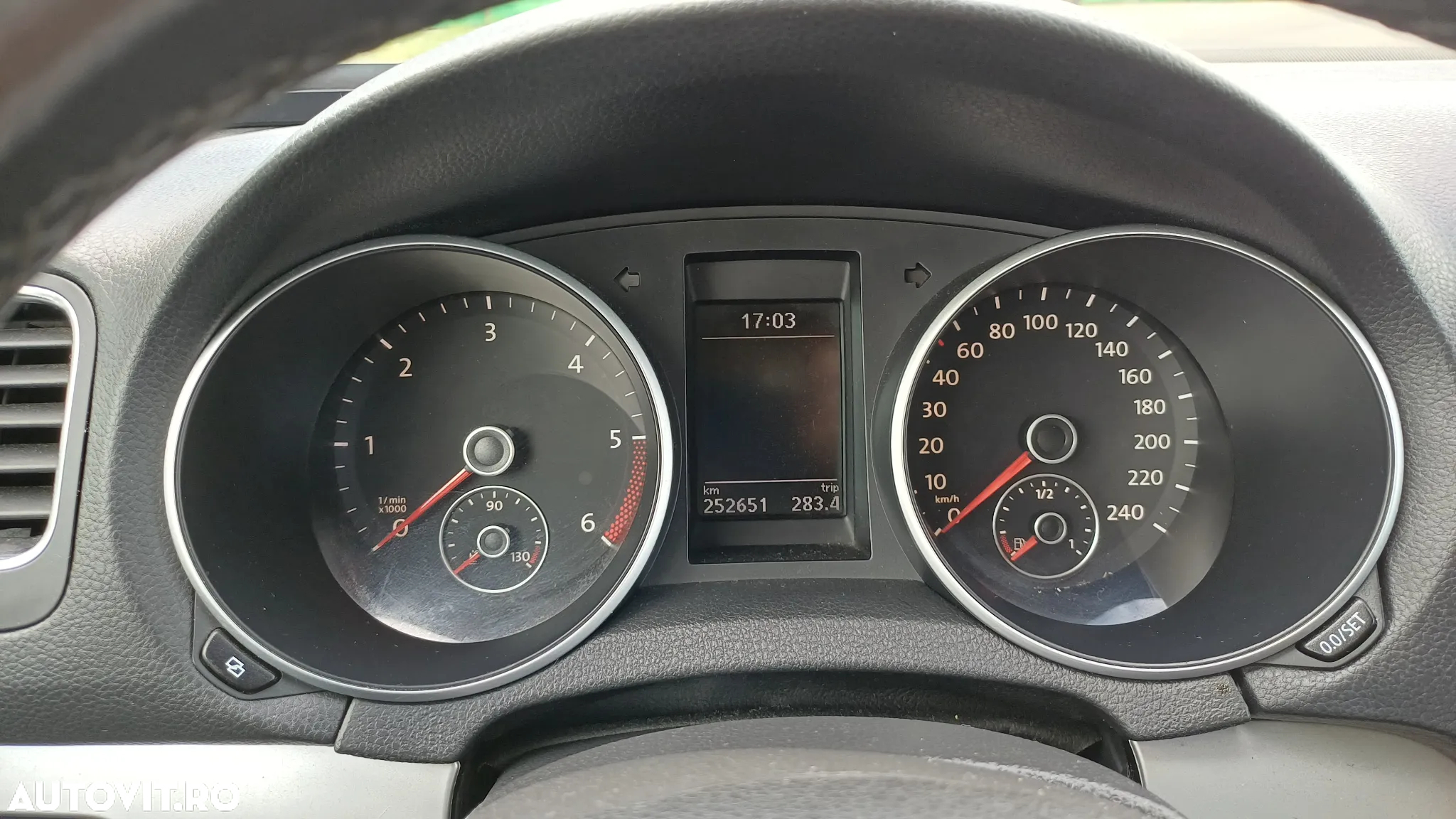 Volkswagen Golf 2.0 TDI Highline DSG - 8