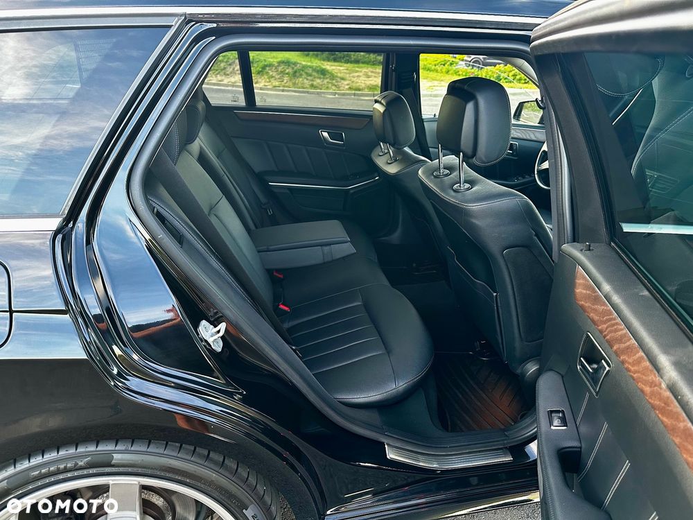 Mercedes-Benz Klasa E 300 BlueTEC 7G-TRONIC - 22
