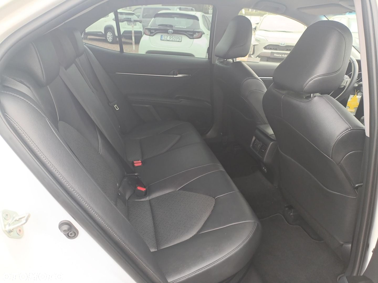 Toyota Camry - 13